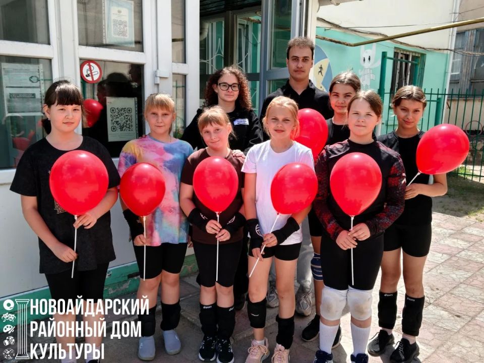 в пгт. Новоайдар прошла праздничная акция, посвящённая Международному дню защиты детей, под названием «Радуга детства» в пгт. Новоайдар прошла праздничная акция, посвящённая Международному дню защиты детей, под названием «Радуга детства»