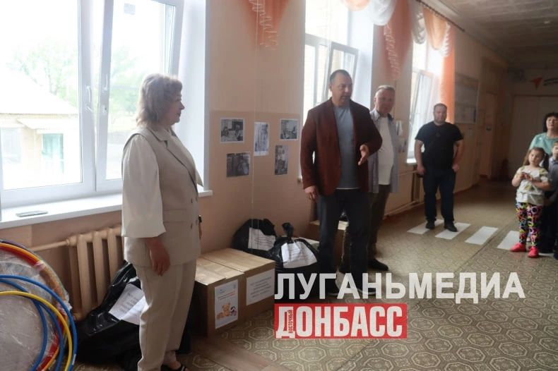 «С теплом из Сибири» – к самых маленьким: красноярские партийцы поздравили юных свердловчан с Днем защиты детей «С теплом из Сибири» – к самых маленьким: красноярские партийцы поздравили юных свердловчан с Днем защиты детей