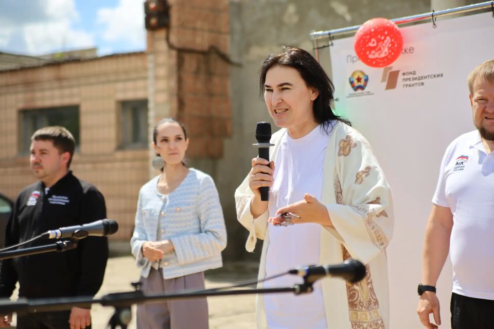 В День защиты детей в поселке Фабричное прошел праздник двора В День защиты детей в поселке Фабричное прошел праздник двора