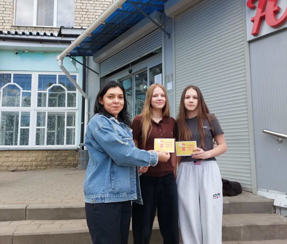 #ДАРЮТЕПЛО: библиотекари Славяносербска устроили праздник для детей #ДАРЮТЕПЛО: библиотекари Славяносербска устроили праздник для детей