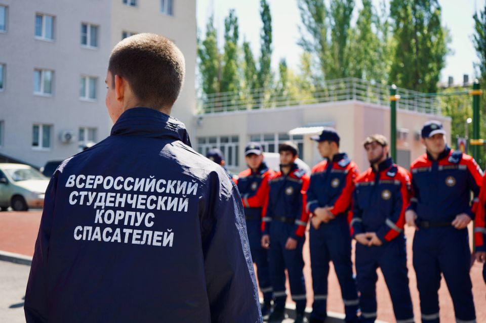 Помощь объединяет регионы. В Луганское региональное отделение ВСКС прибыла группа добровольцев из Республики Ингушетия Помощь объединяет регионы. В Луганское региональное отделение ВСКС прибыла группа добровольцев из Республики Ингушетия
