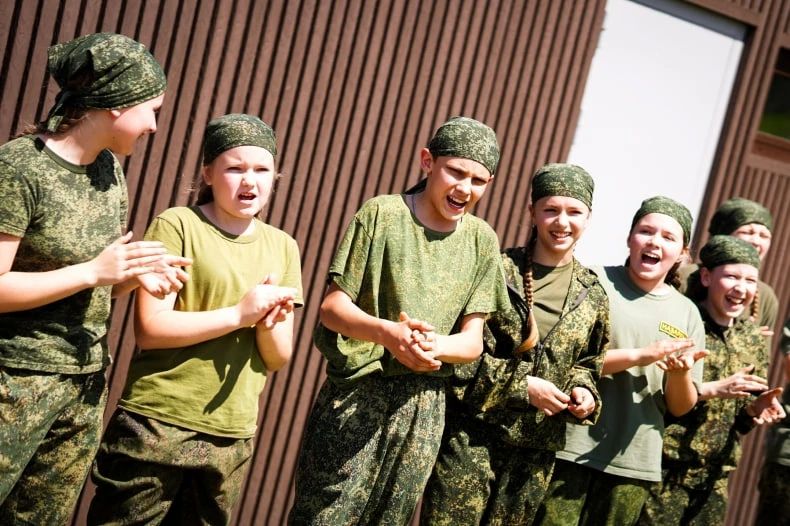 Команда «Ли9ер» Свердловской СШ №9 - победитель регионального этапа Всероссийской военно-патриотической игры «Зарница 2.0» Команда «Ли9ер» Свердловской СШ №9 - победитель регионального этапа Всероссийской военно-патриотической игры «Зарница 2.0»