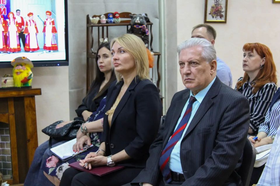 «Луганский характер» и культурные традиции: в республике укрепляют основы воспитания молодежи «Луганский характер» и культурные традиции: в республике укрепляют основы воспитания молодежи