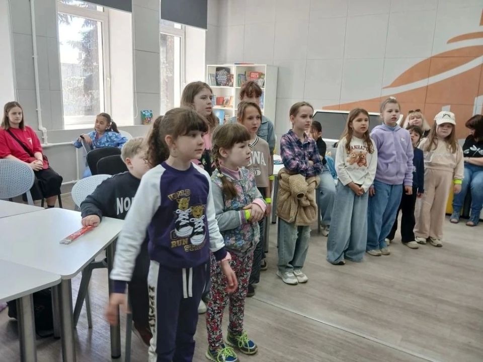 2 июня в Детском Центре "Музея Победы" "Культурно- досугового центра города Алчевска" прошла музыкально-развлекательная программа "Мое счастливое детство" 2 июня в Детском Центре "Музея Победы" "Культурно- досугового центра города Алчевска" прошла музыкально-развлекательная программа "Мое счастливое детство"