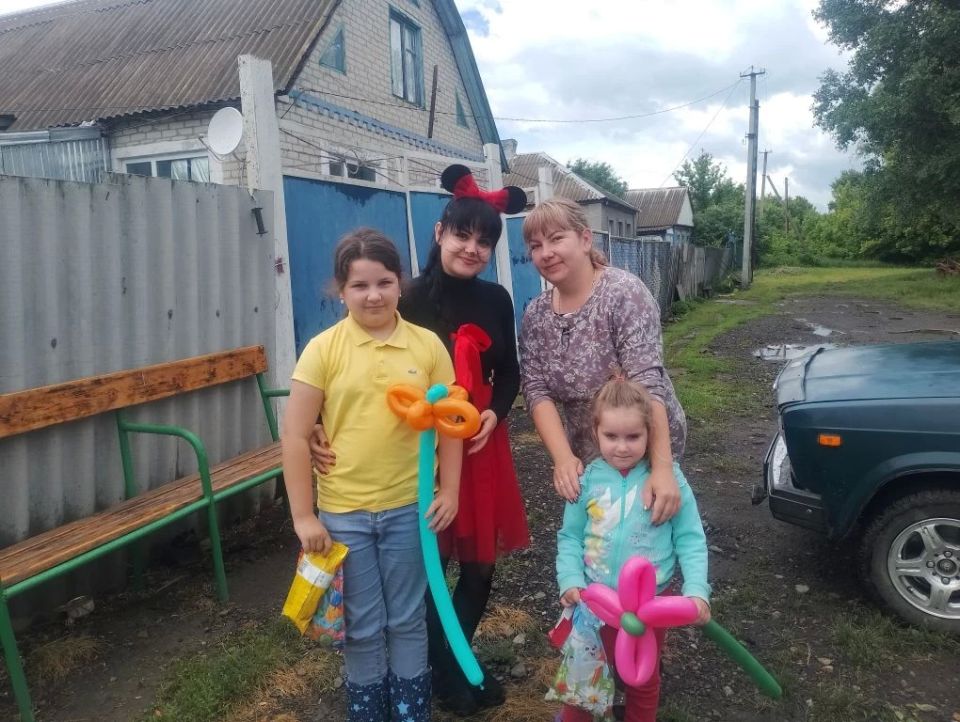 Поселок Лозно-Александровка, села Алексаполь и Петровка отметили День защиты детей с особым теплом Поселок Лозно-Александровка, села Алексаполь и Петровка отметили День защиты детей с особым теплом