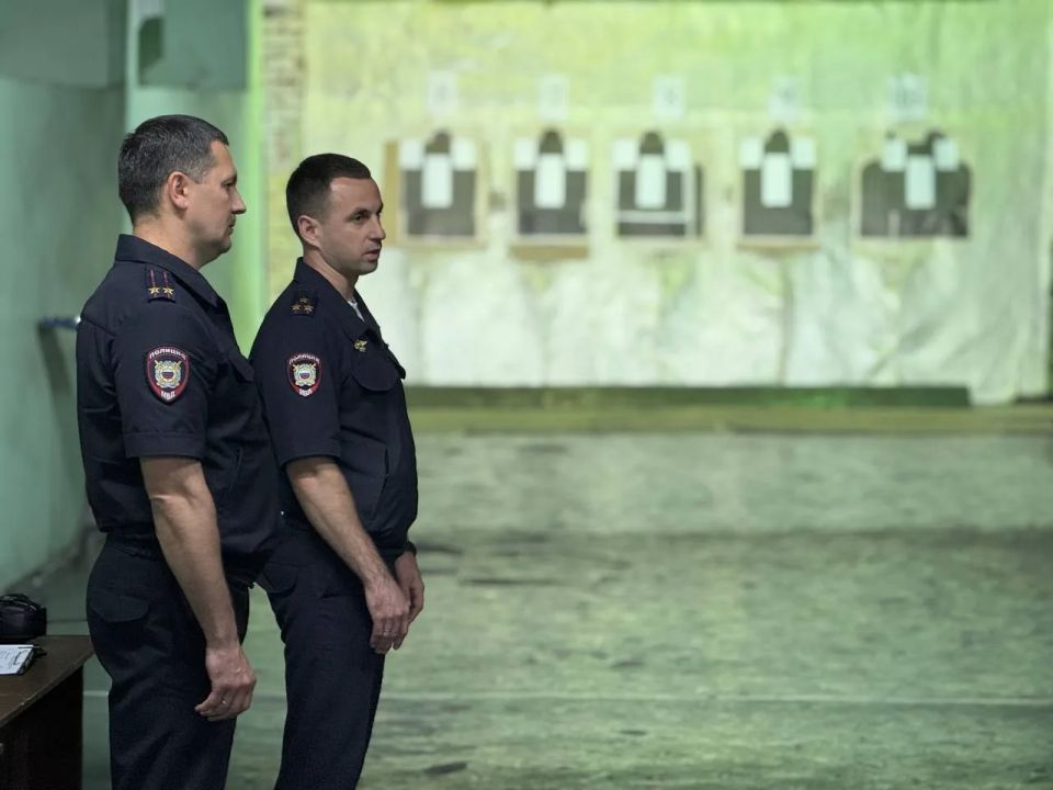 Руководители территориальных подразделений ОВД приняли участие в занятиях по огневой подготовке Руководители территориальных подразделений ОВД приняли участие в занятиях по огневой подготовке