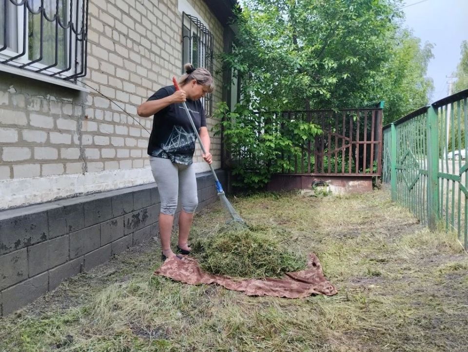 На территории Старобельского муниципального округа продолжаются мероприятия в сельских населённых пунктах, направленные на благоустройство территорий и информирование жителей На территории Старобельского муниципального округа продолжаются мероприятия в сельских населённых пунктах, направленные на благоустройство территорий и информирование жителей