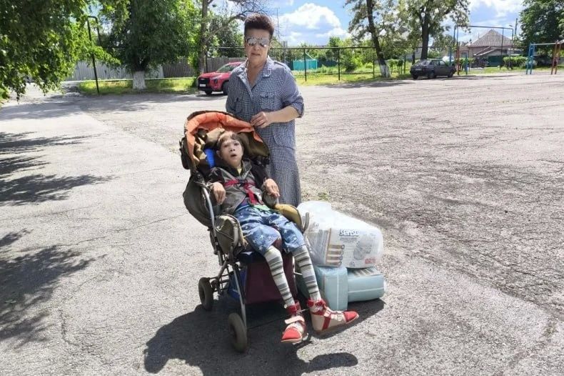 Забота в каждом действии: красноярские единороссы передали гуманитарную помощь особенным детям Свердловского округа к 1 июня Забота в каждом действии: красноярские единороссы передали гуманитарную помощь особенным детям Свердловского округа к 1 июня