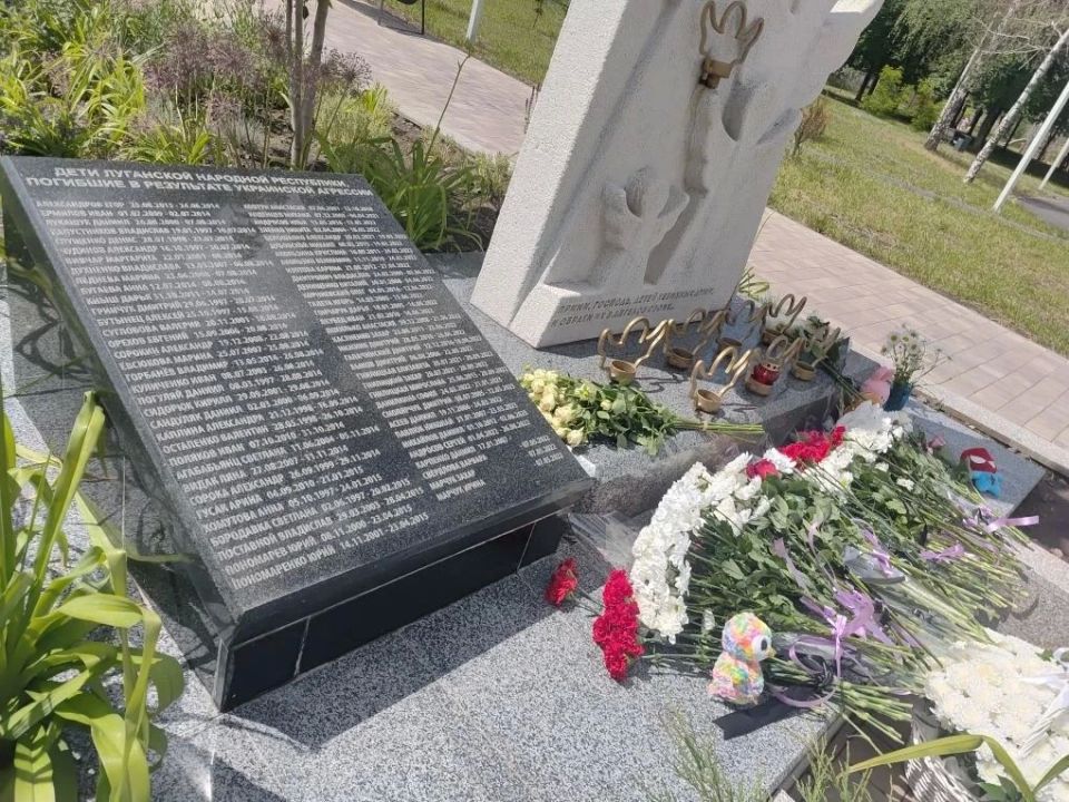 Память, которую нельзя забыть: сотрудники СИЗО-1 посетили монумент детям - жертвам агрессии ВСУ