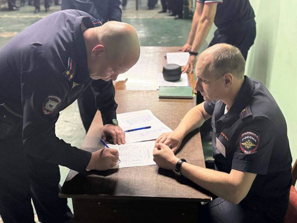 Руководители территориальных подразделений ОВД приняли участие в занятиях по огневой подготовке Руководители территориальных подразделений ОВД приняли участие в занятиях по огневой подготовке
