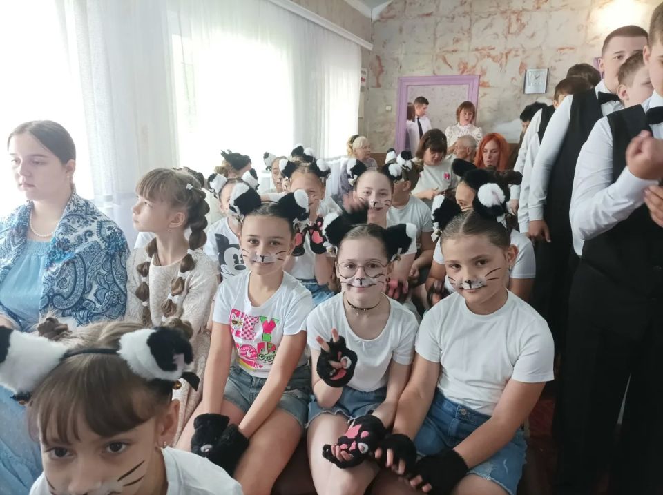 В Лутугинском доме детского и юношеского творчества прошёл праздник «Звёздный Олимп» В Лутугинском доме детского и юношеского творчества прошёл праздник «Звёздный Олимп»