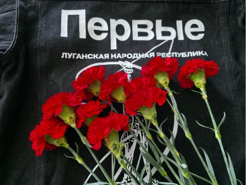 Ровно 12 лет назад украинская авиация нанесла удар по центру Луганска Ровно 12 лет назад украинская авиация нанесла удар по центру Луганска