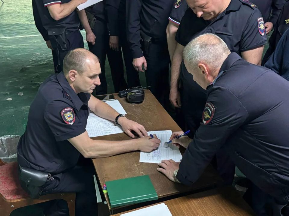 Руководители территориальных подразделений ОВД приняли участие в занятиях по огневой подготовке Руководители территориальных подразделений ОВД приняли участие в занятиях по огневой подготовке
