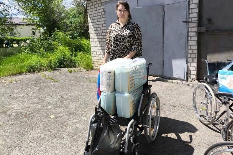 Забота в каждом действии: красноярские единороссы передали гуманитарную помощь особенным детям Свердловского округа к 1 июня Забота в каждом действии: красноярские единороссы передали гуманитарную помощь особенным детям Свердловского округа к 1 июня