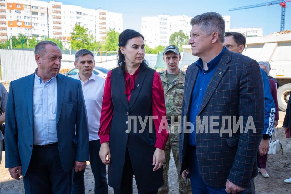 Глава города Луганска Яна Пащенко посетила объект капитального ремонта и переоснащения – Луганское учебно-воспитательное объединение «Академия детства» Глава города Луганска Яна Пащенко посетила объект капитального ремонта и переоснащения – Луганское учебно-воспитательное объединение «Академия детства»