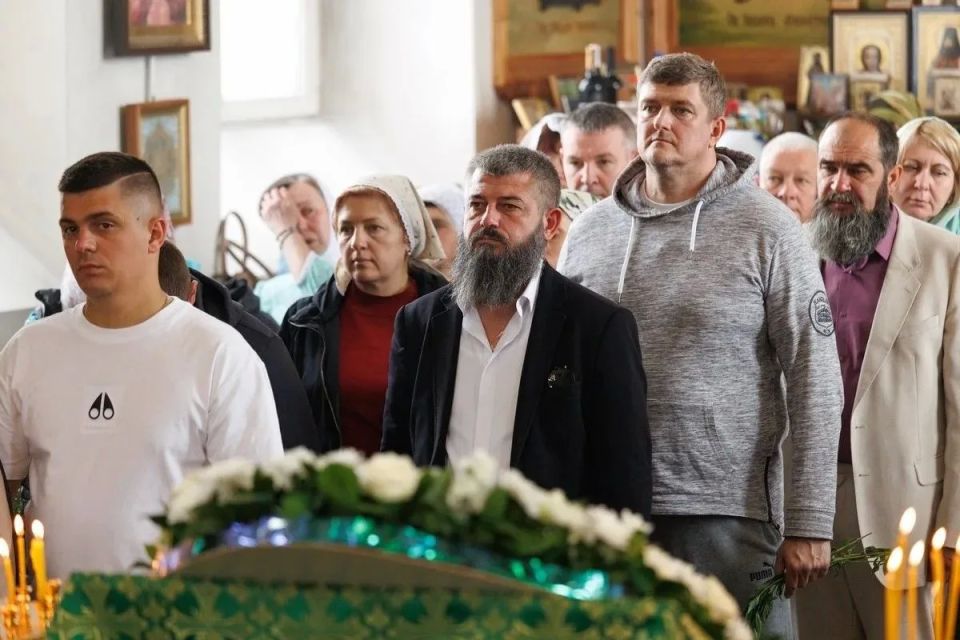 В день Пятидесятницы митрополит Пантелеимон совершил Литургию в Троицком храме села Пивнёвка В день Пятидесятницы митрополит Пантелеимон совершил Литургию в Троицком храме села Пивнёвка