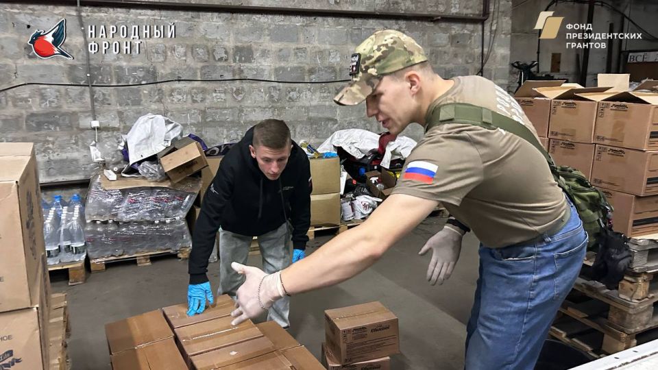 Молодёжка НФ продолжает свою работу на гуманитарном складе РИК НФ ЛНР! Молодёжка НФ продолжает свою работу на гуманитарном складе РИК НФ ЛНР!