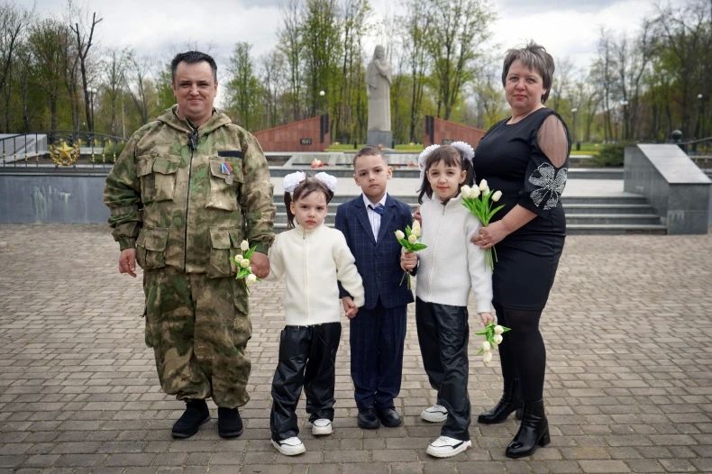 Свердловчане стали призёрами регионального этапа Всероссийского конкурса «Семья года» Свердловчане стали призёрами регионального этапа Всероссийского конкурса «Семья года»