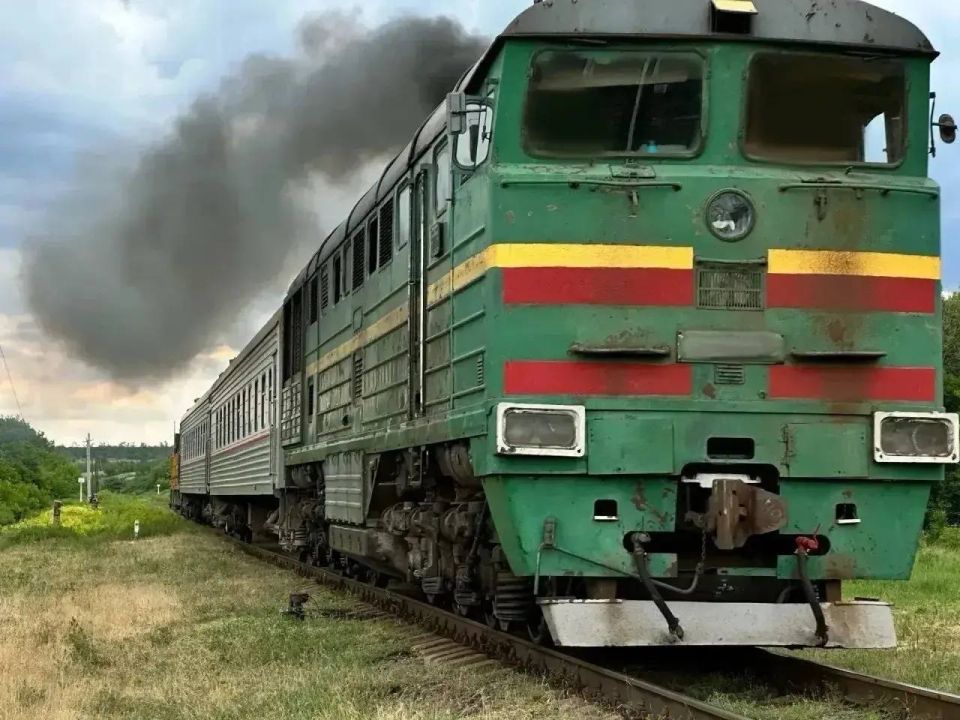 Киевские террористы ударили по поезду, идущему из Луганска в Лантратовку