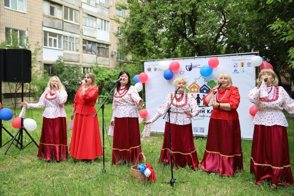 Единая Россия собрала более пяти тысяч предложений в народную программу во время праздников двора Единая Россия собрала более пяти тысяч предложений в народную программу во время праздников двора
