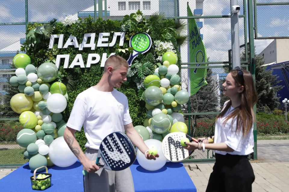 В Луганске открылась площадка для занятия падел-теннисом В Луганске открылась площадка для занятия падел-теннисом
