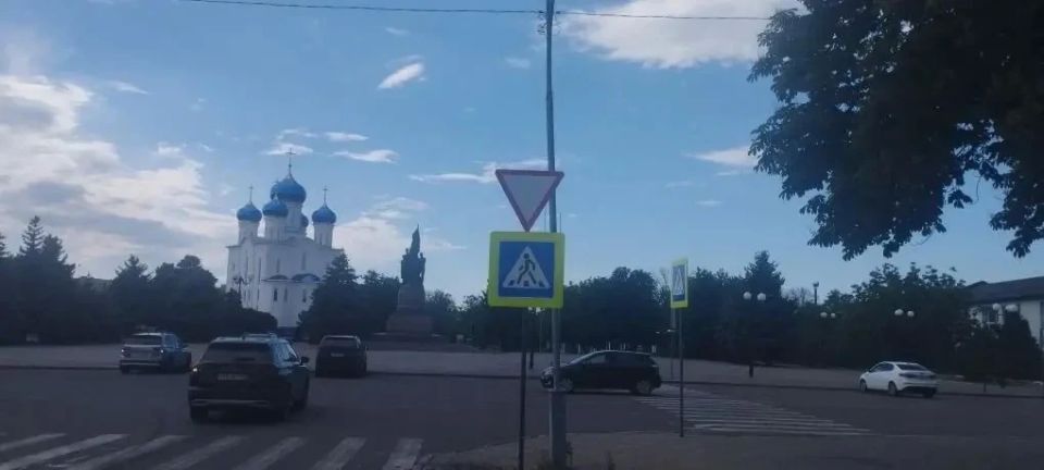 В округе продолжаем активные работы по улучшению улично-дорожной сети В округе продолжаем активные работы по улучшению улично-дорожной сети