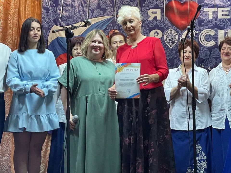 В поселке Семейкино состоялся праздничный концерт В поселке Семейкино состоялся праздничный концерт