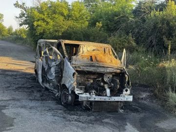 БПЛА ВСУ атаковал гражданский автомобиль в Стаханове