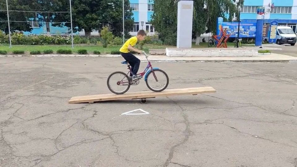 В Суходольске провели велофестиваль для детей В Суходольске провели велофестиваль для детей