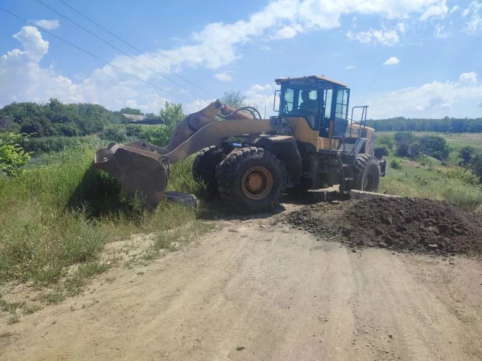 Перекрытие движения по телу плотины «Вербовского» водохранилища Перекрытие движения по телу плотины «Вербовского» водохранилища