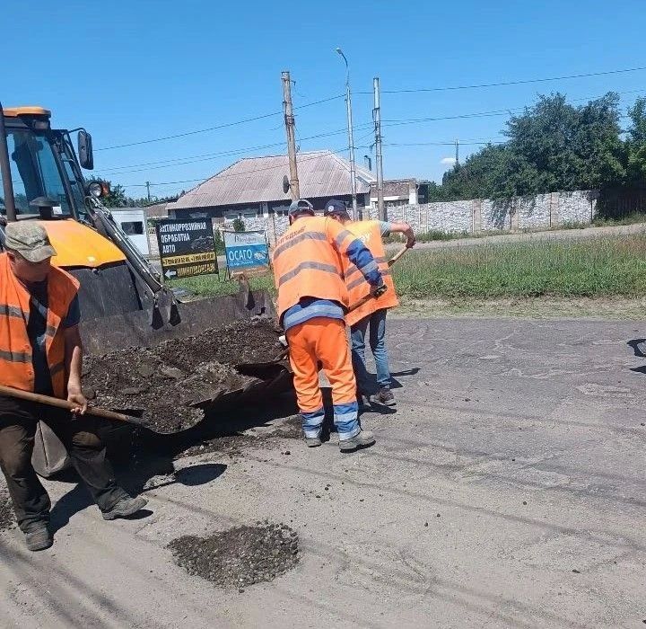 Коммунальными службами проведены работы на территории города Коммунальными службами проведены работы на территории города
