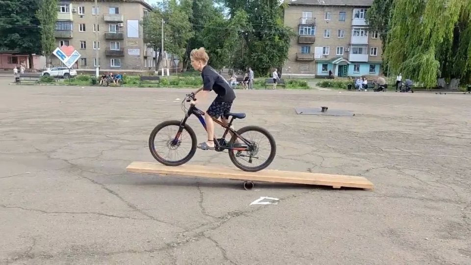 В Суходольске провели велофестиваль для детей В Суходольске провели велофестиваль для детей
