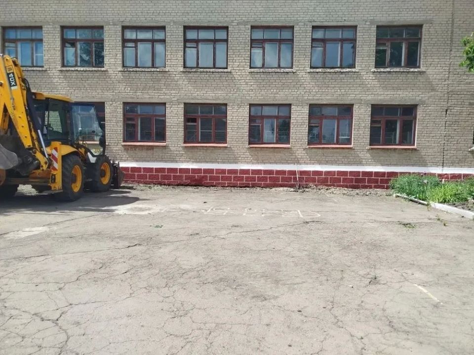 В Ровеньковской школе № 8 начаты ремонтные работы В Ровеньковской школе № 8 начаты ремонтные работы