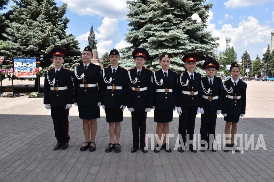 В Краснодонском музее «Молодая гвардия» в честь 100-летия Олега Кошевого прошел мемориальный час В Краснодонском музее «Молодая гвардия» в честь 100-летия Олега Кошевого прошел мемориальный час