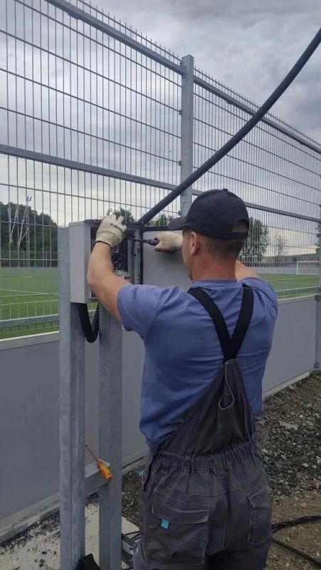 В спортивной школе в Лутугино завершается ремонт системы электроснабжения В спортивной школе в Лутугино завершается ремонт системы электроснабжения