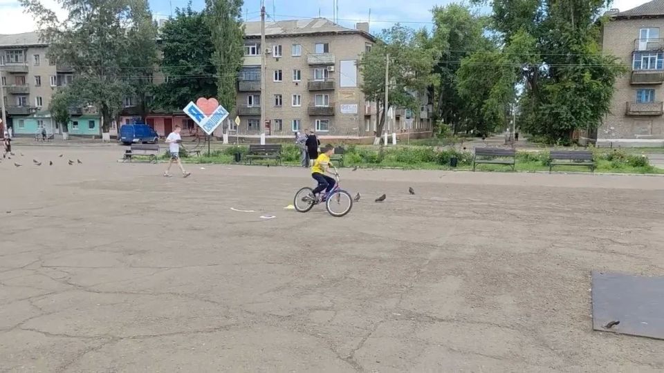В Суходольске провели велофестиваль для детей В Суходольске провели велофестиваль для детей