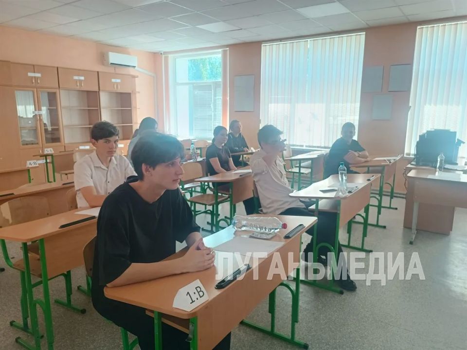 Выпускники Станично-Луганского округа пишут ЕГЭ по математике Выпускники Станично-Луганского округа пишут ЕГЭ по математике