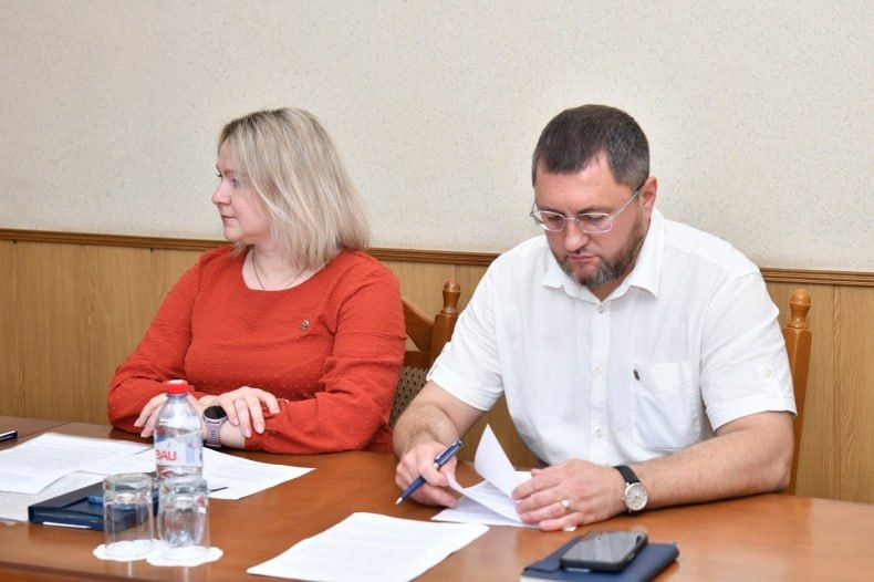 В Свердловске состоялось заседание постоянной комиссии Совета депутатов по правовой политике и связям с общественностью В Свердловске состоялось заседание постоянной комиссии Совета депутатов по правовой политике и связям с общественностью