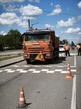 Специалисты повышают уровень безопасности дорожного движения в Брянке