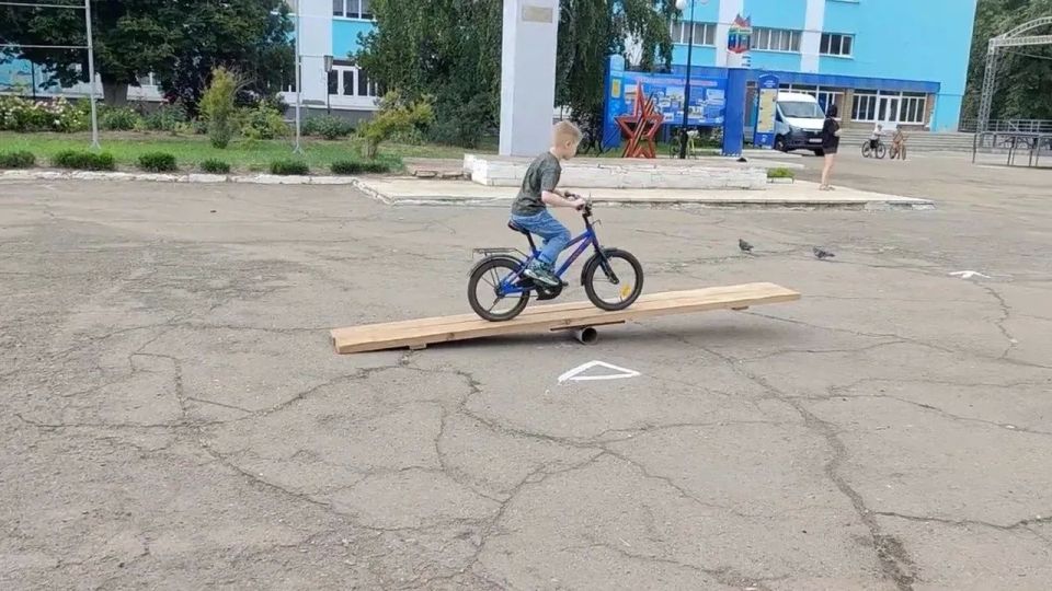 В Суходольске провели велофестиваль для детей В Суходольске провели велофестиваль для детей