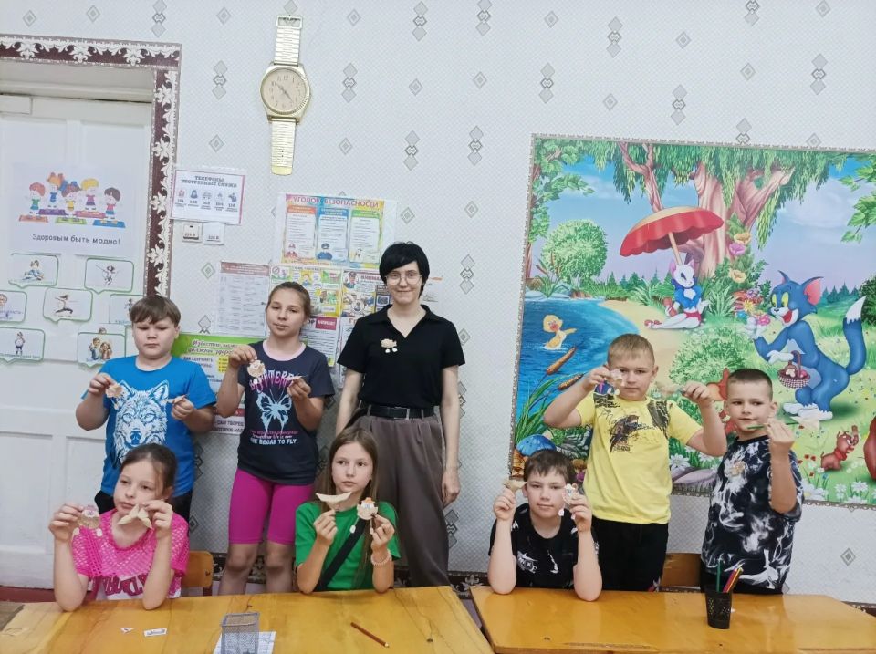 Педагоги дома детского и юношеского творчества провели мастер-классы на пришкольных площадках Педагоги дома детского и юношеского творчества провели мастер-классы на пришкольных площадках