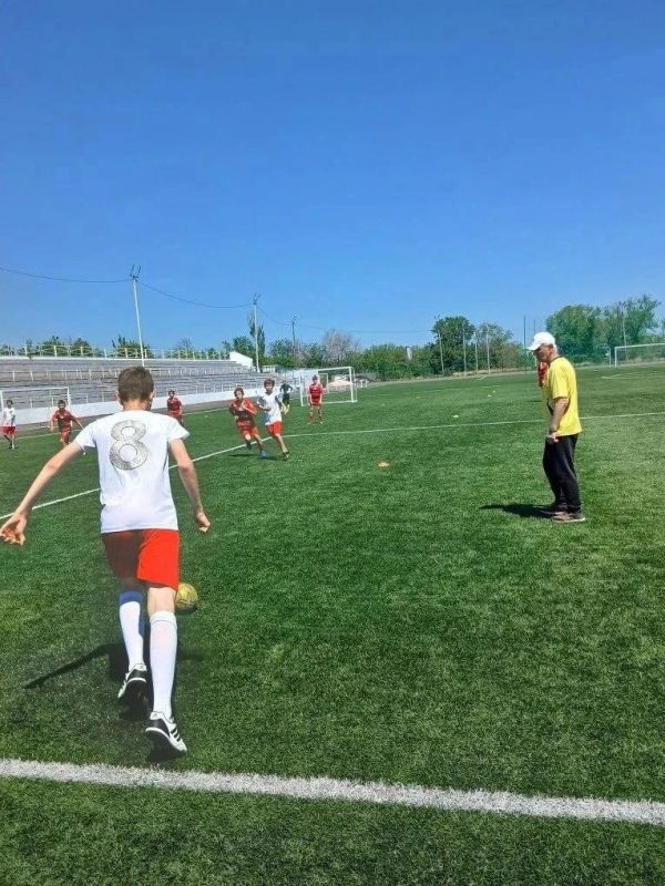 Луганский «Интеллект» едет на региональный этап фестиваля дворового футбола Луганский «Интеллект» едет на региональный этап фестиваля дворового футбола