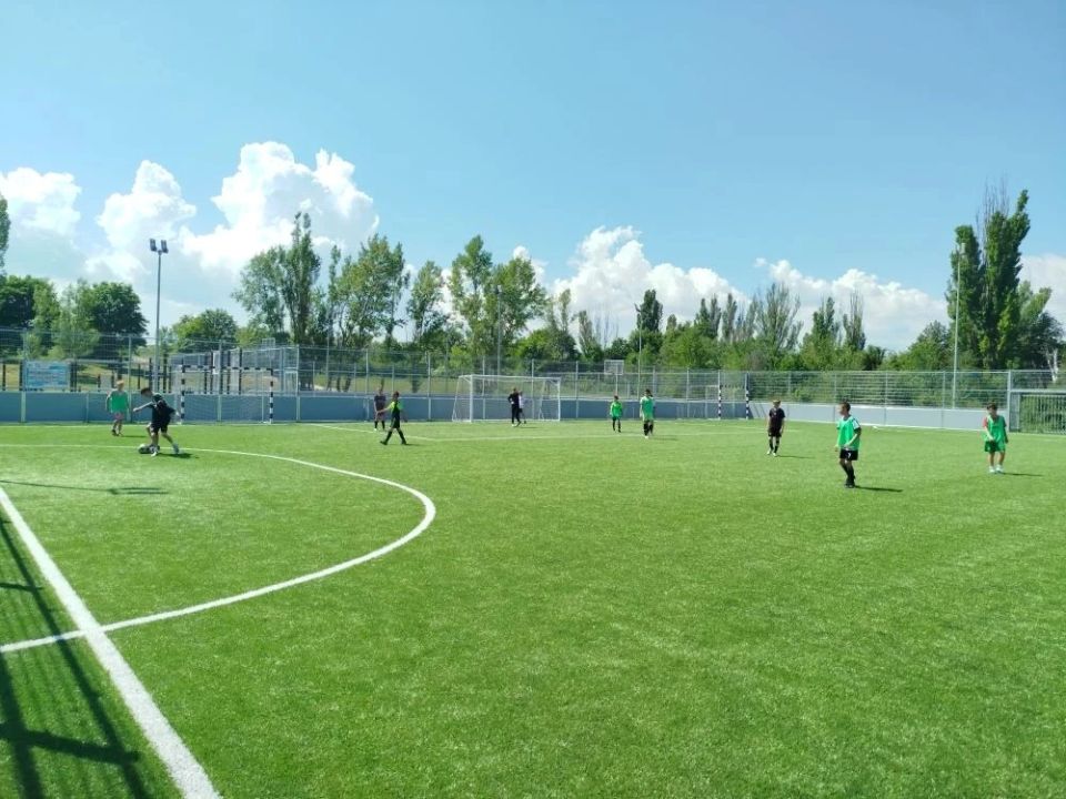 В Лутугинской спортшколе прошла открытая тренировка по футболу для юношей В Лутугинской спортшколе прошла открытая тренировка по футболу для юношей