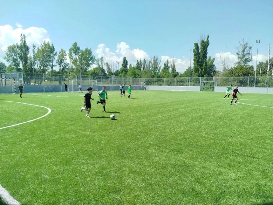 В Лутугинской спортшколе прошла открытая тренировка по футболу для юношей В Лутугинской спортшколе прошла открытая тренировка по футболу для юношей