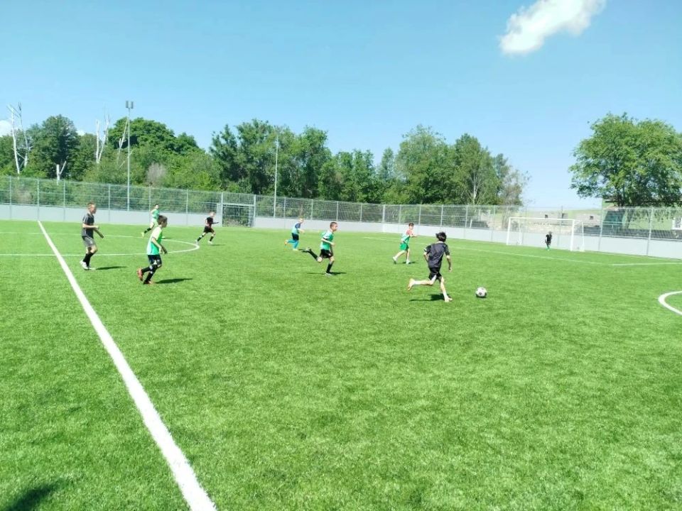 В Лутугинской спортшколе прошла открытая тренировка по футболу для юношей