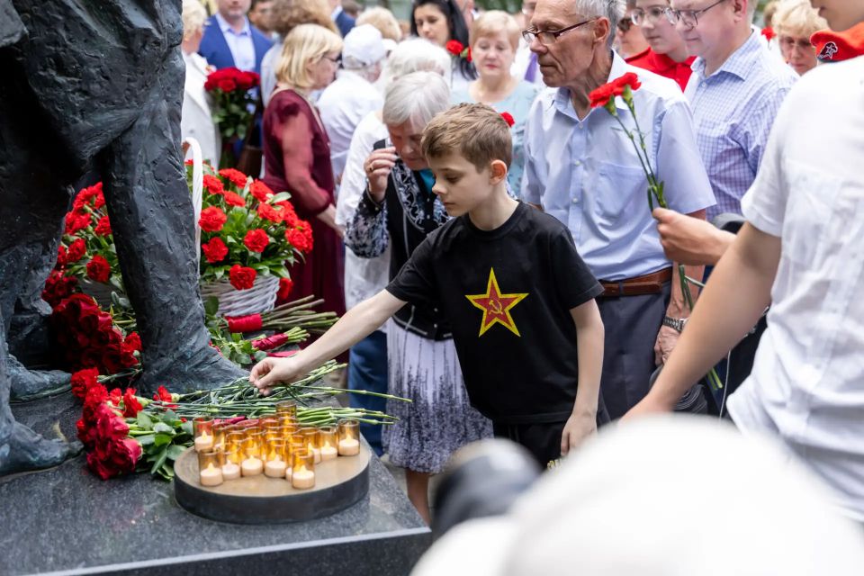 Василий Леонов в Москве принял участие в памятных мероприятиях, посвященных 100-летию со дня рождения Героя Советского Союза Олега Кошевого Василий Леонов в Москве принял участие в памятных мероприятиях, посвященных 100-летию со дня рождения Героя Советского Союза Олега Кошевого