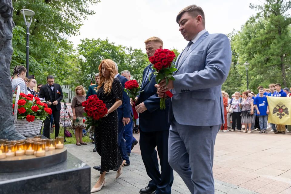 Василий Леонов в Москве принял участие в памятных мероприятиях, посвященных 100-летию со дня рождения Героя Советского Союза Олега Кошевого Василий Леонов в Москве принял участие в памятных мероприятиях, посвященных 100-летию со дня рождения Героя Советского Союза Олега Кошевого