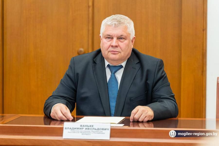 Советник-посланник Посольства России в Беларуси Владимир Ваньке встретился с председателем Могилёвского областного исполнительного комитета Анатолием Исаченко Советник-посланник Посольства России в Беларуси Владимир Ваньке встретился с председателем Могилёвского областного исполнительного комитета Анатолием Исаченко
