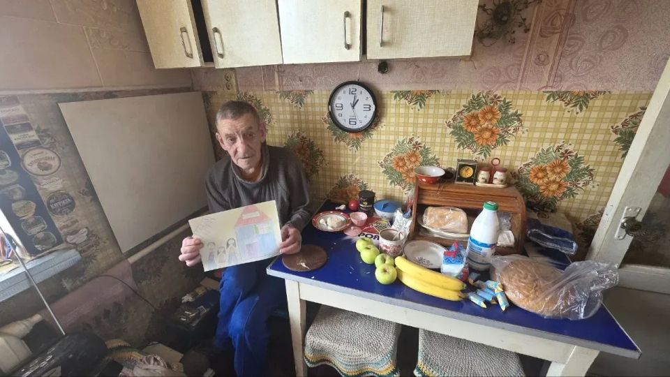 Забота, объединяющая поколения: школьники Рубежного взяли шефство над одинокими пожилыми горожанами Забота, объединяющая поколения: школьники Рубежного взяли шефство над одинокими пожилыми горожанами