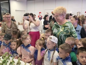 Ольга Бас: С удовольствием посетила выставку-форум, организованную Луганским центром народного творчества (далее – Центр) под названием «Игрушки из бабушкиного сундучка»